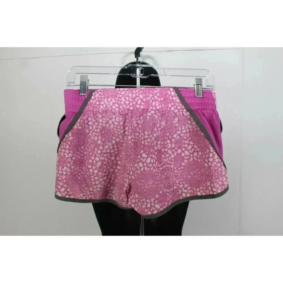 ladies DRI-FIT Nike shorts size S - Picture 2 of 3